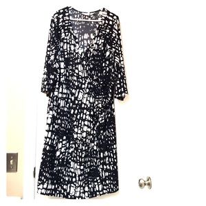 Plus size black/white dress