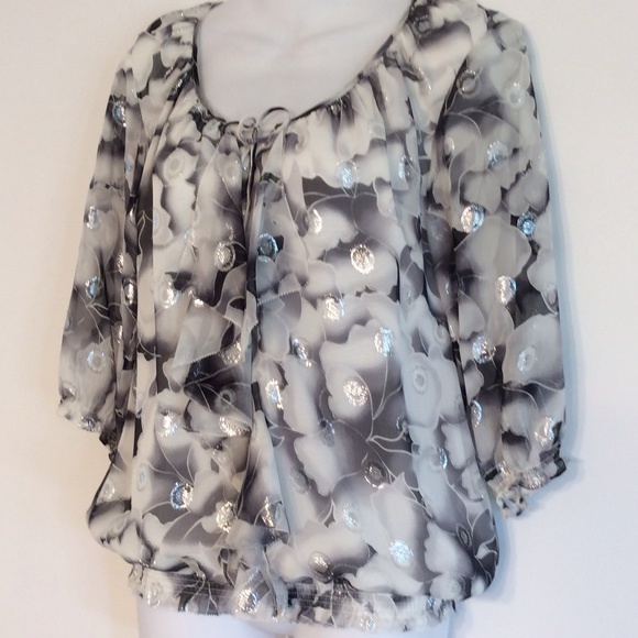 ✳️3 for $10✳️ White House Black Market Blouse - Picture 2 of 4