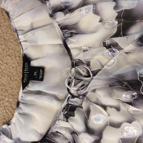 ✳️3 for $10✳️ White House Black Market Blouse - Picture 4 of 4