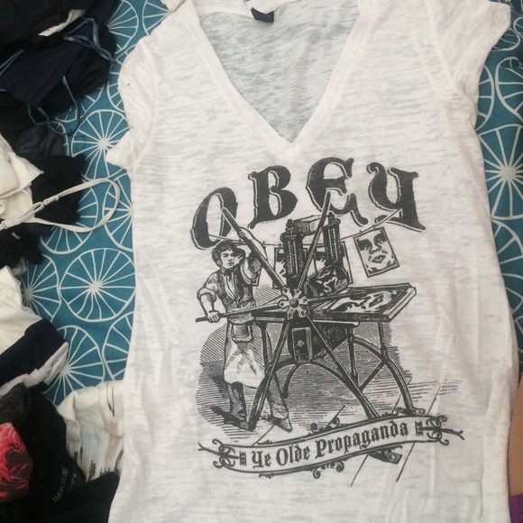 Obey tshirt