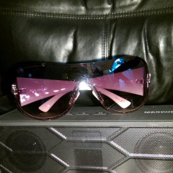 Rocowear sunglasses HOLD