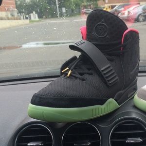 Yeezy air 2s