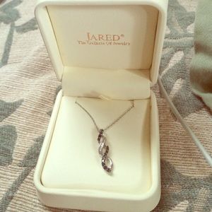 3/4ctw genuine black and white diamond pendant 10k