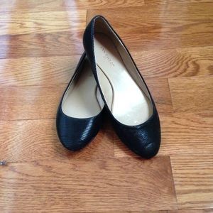 Ann Taylor black flats