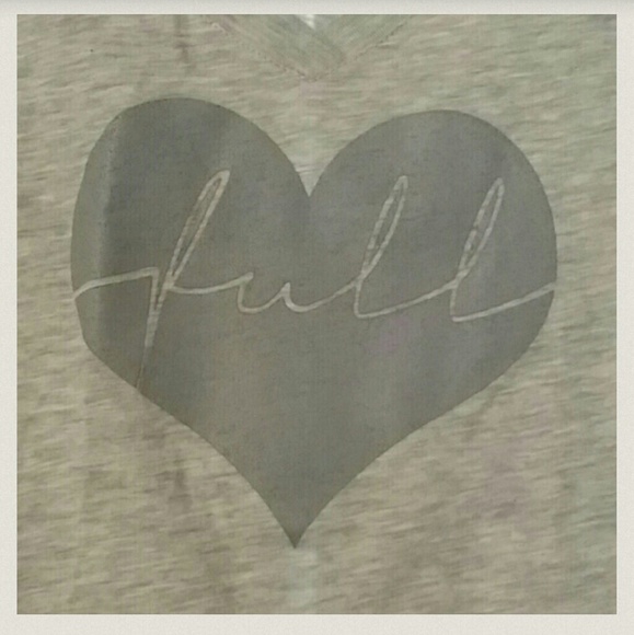 **FINAL PRICE DROP** Comfy V-Neck Full Heart Tee - Picture 2 of 2