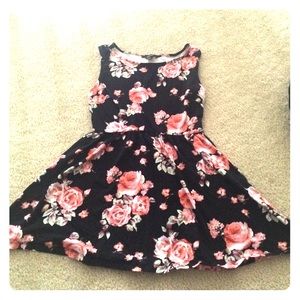 PETITE MEDIUM BLACK FLORAL DRESS