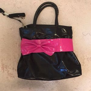Black bag with pink bow 🎀