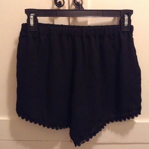 ON HOLD brandy Melville shorts flower trim