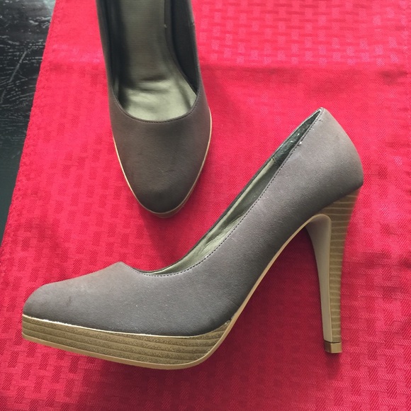 New brown pumps