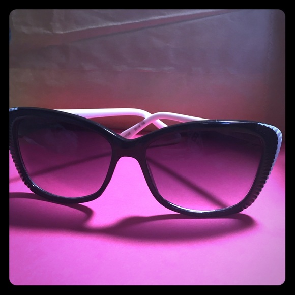 Cateye Sunnies