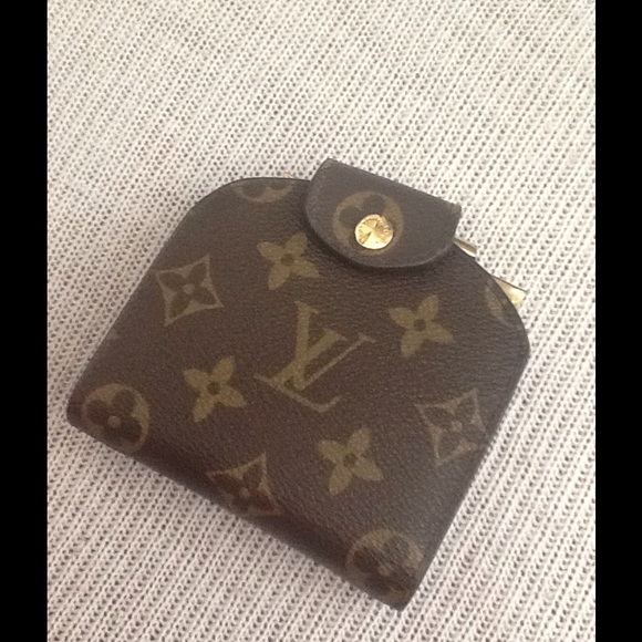 Small wallet brown with billfold and change purse