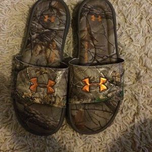Camo under armour sandles