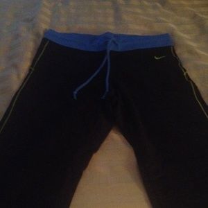 Nike workout capris