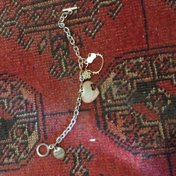 Hello Kitty bracelet🔴