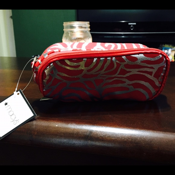 Cosmetic bag