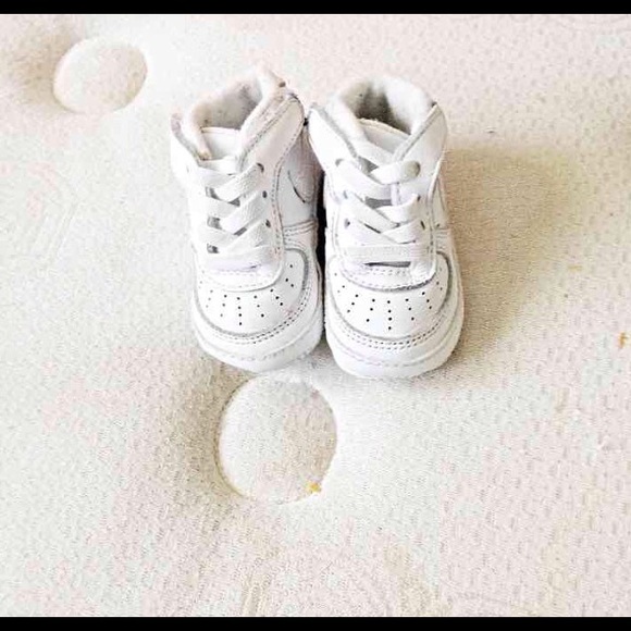 Jordan, lebron james, baby air force 1 sneakers - Picture 2 of 4