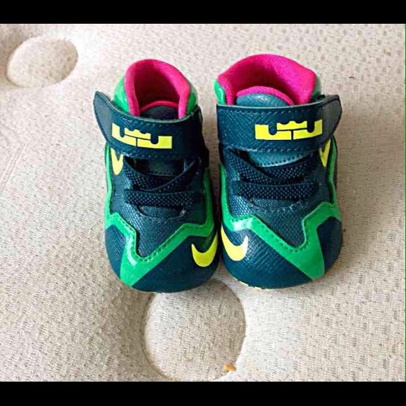 Jordan, lebron james, baby air force 1 sneakers - Picture 4 of 4