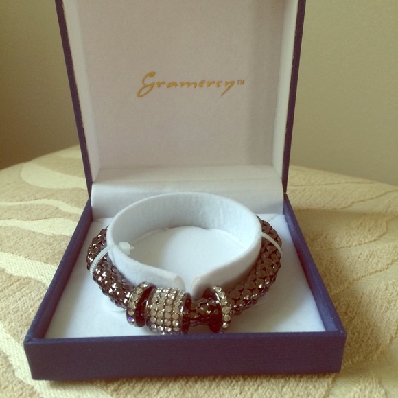 Jeweled bracelet