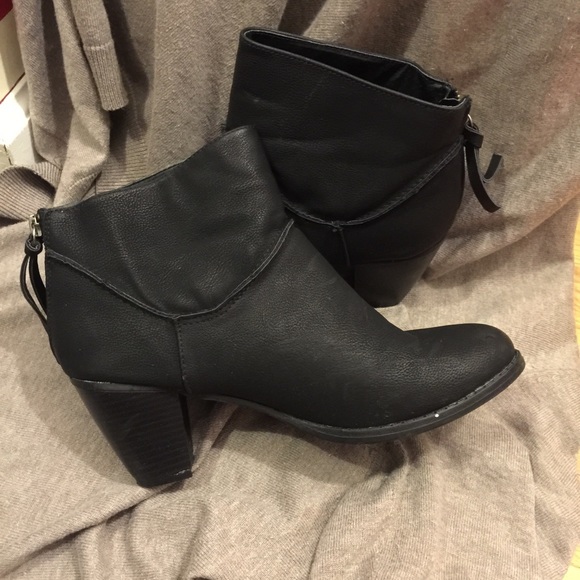 Black high heeled boots