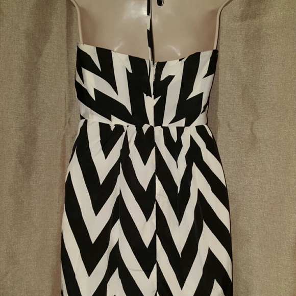 SOLD DO NOT BUY Greylin summer dress - Picture 3 of 3