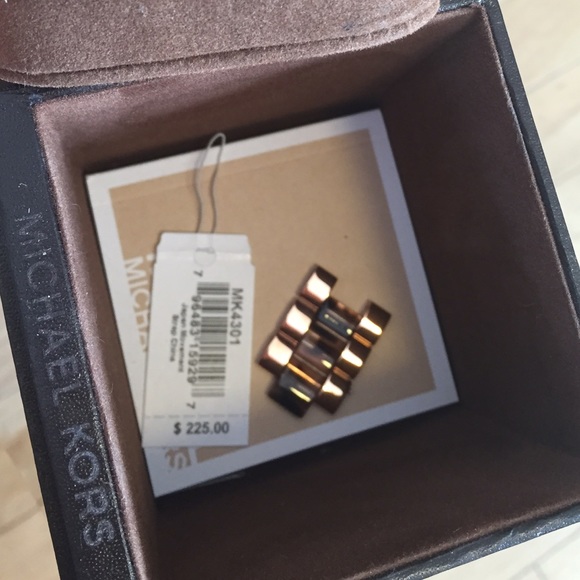 Sold - Picture 2 of 4