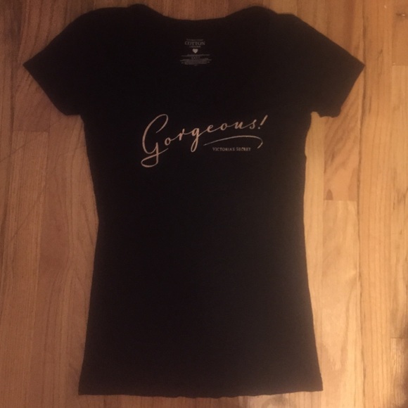 Size small Victoria secret tee. - Picture 1 of 2