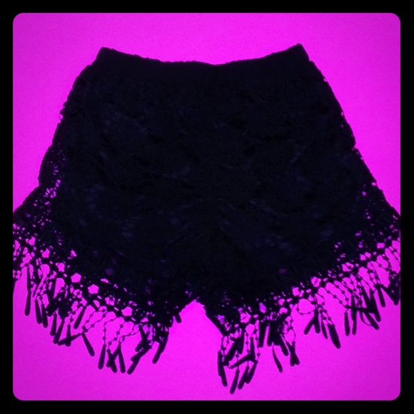 Black crochet shorts 🌸