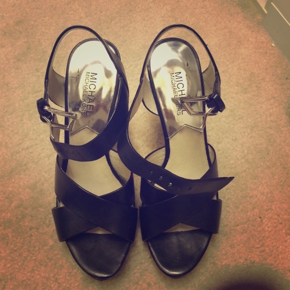 MK heels 💜
