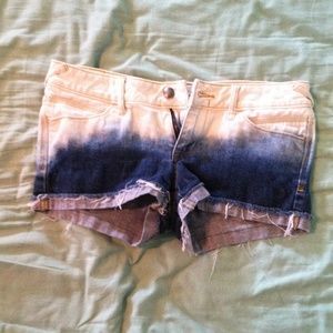 Ombre Denim Short-Shorts