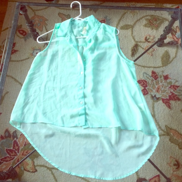 Sea foam green button down tank woth collar