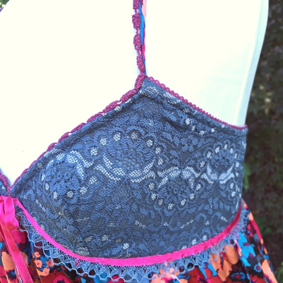 🌟 Free People floral lace crochet cross back tank - Picture 4 of 4