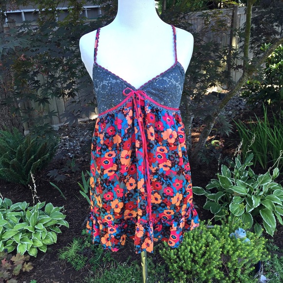 🌟 Free People floral lace crochet cross back tank - Picture 2 of 4
