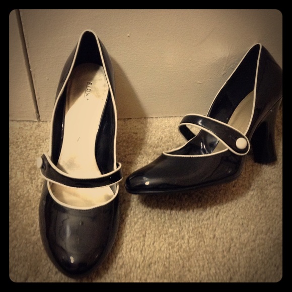 Classic Black and White Heel Used