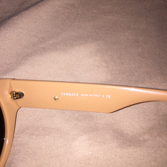2013 Versace nude cat eye sunglasses - Picture 3 of 4