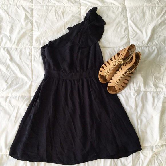 BCBGeneration Dresses & Skirts - BCBG One Shoulder Dress