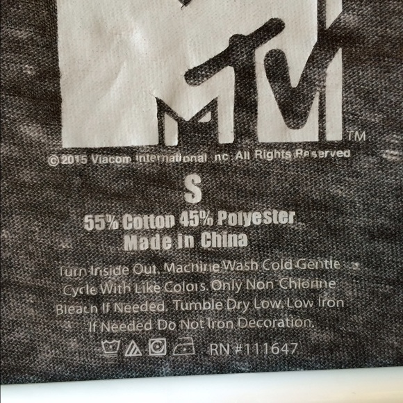 ******SOLD LOCALLY***+Retro MTV Tee - Picture 3 of 3
