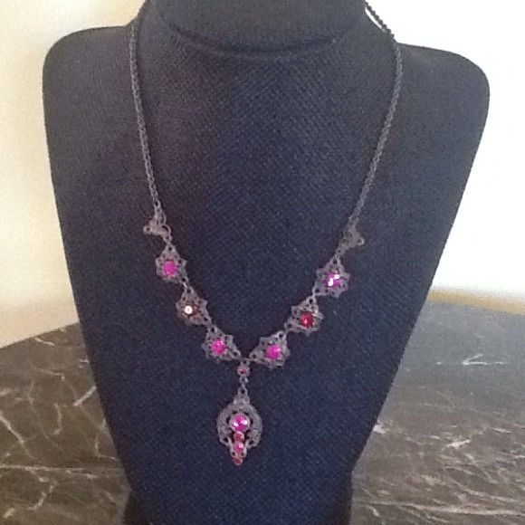 Bright Pink Crystal Necklace - Picture 1 of 2