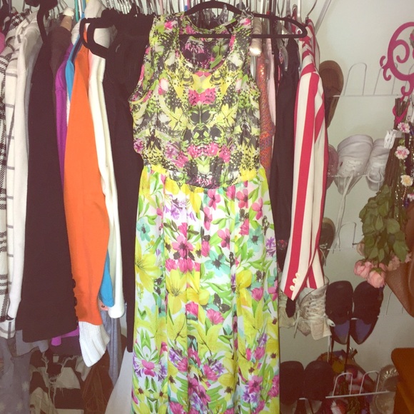 Fun & flirt slit sundress