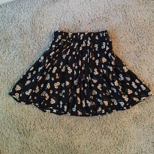 Black Skirt with daisies