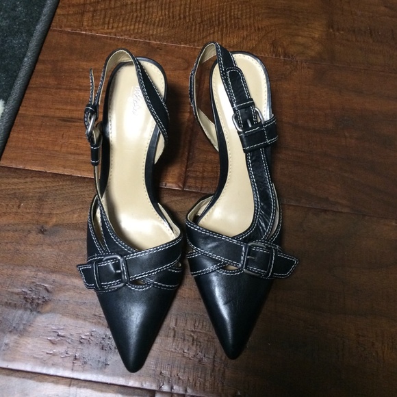 Pointed toe black dress shoes