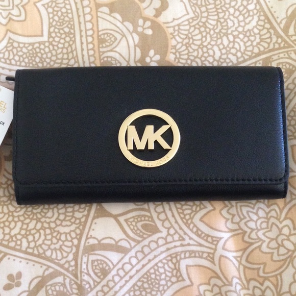 MICHAEL KORS FULTON LEATHER CARRYALL WALLET