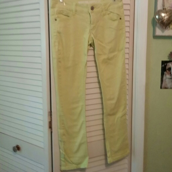 Lime green skinny capris