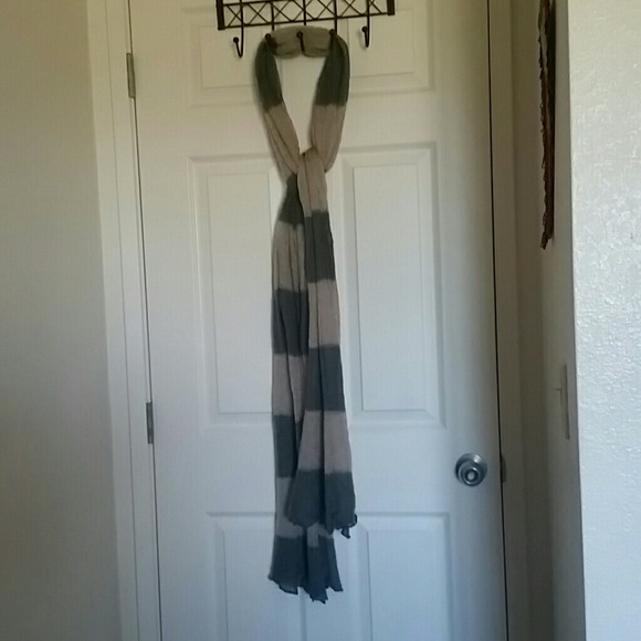 Scarf - Picture 2 of 3