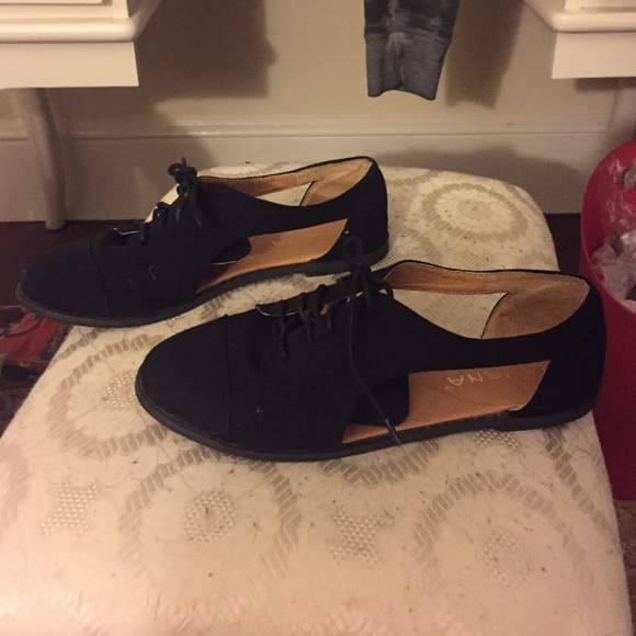 Cut out oxfords - Picture 2 of 3