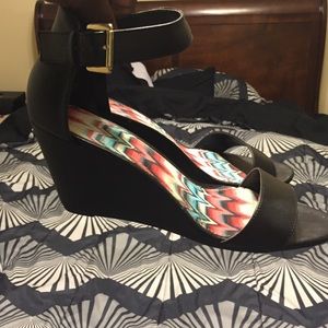 Ankle strap wedge sandals