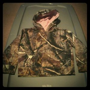 Kids camo and pink sweatshirt.
