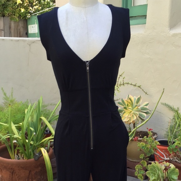 Black sleeveless deep V neck dressy jumpsuit - Picture 2 of 3