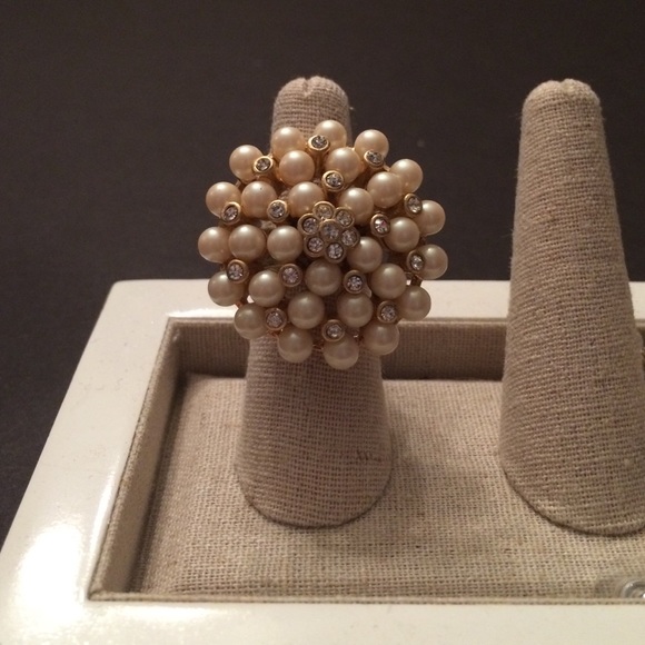 Stella and Dot retired pearl cluster ring