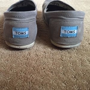 Toms