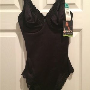 Body shaper / body girdle